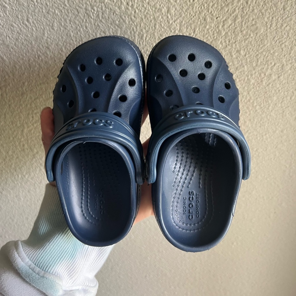 Toddler crocs